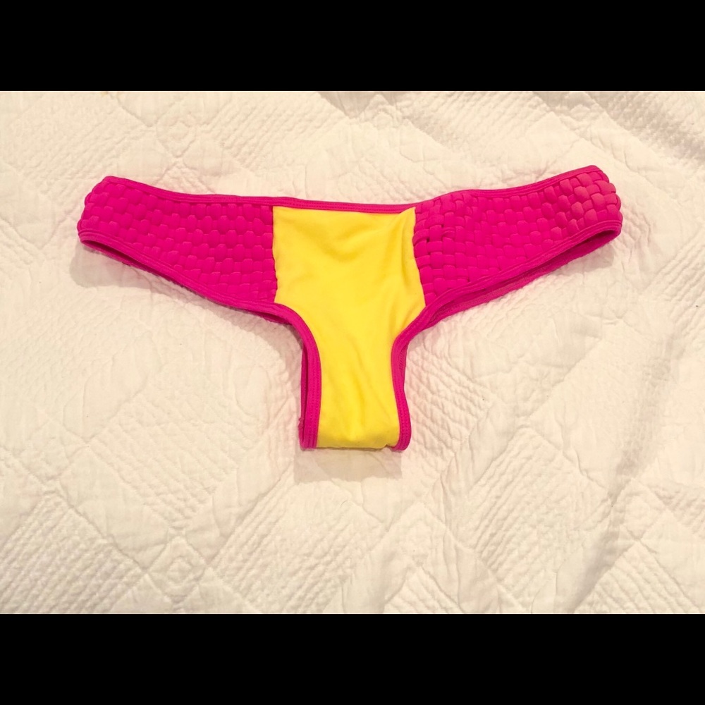 LEE + LANI bikini bottoms